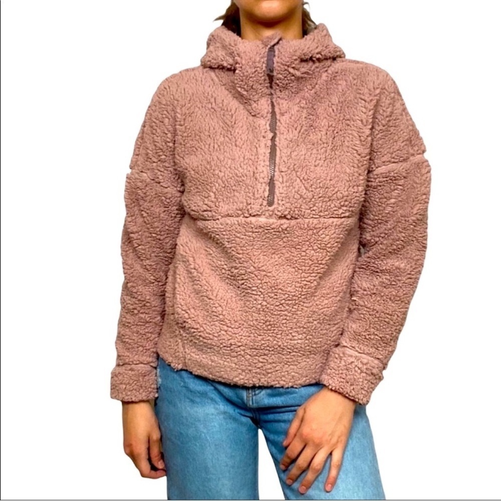 Prana Permafrost quarter-zip Sherpa pull-over.